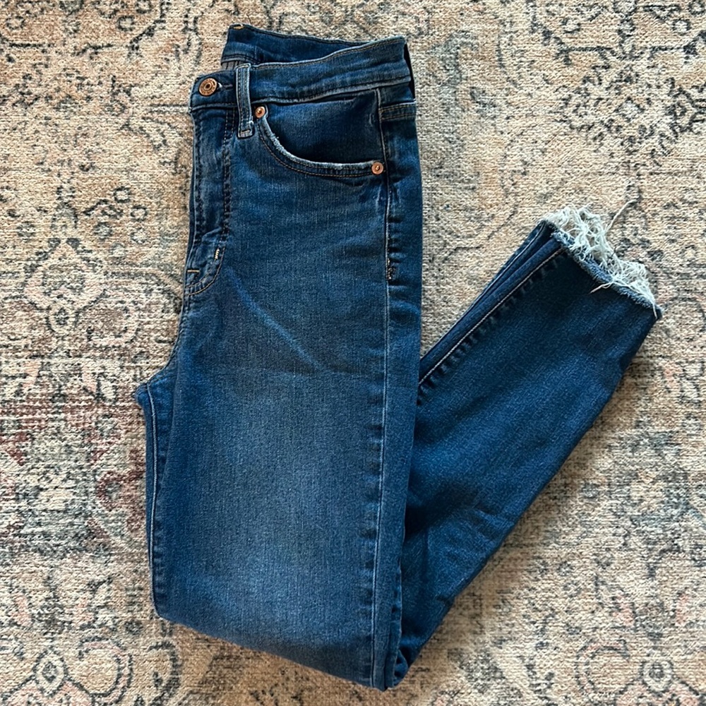 Sky high gap jeans.